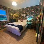 Sage - Self Catering Дом отдыха *