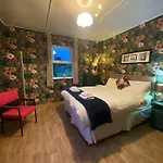 Sage - Self Catering *