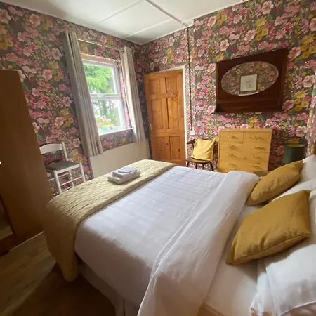 Sage - Self Catering *