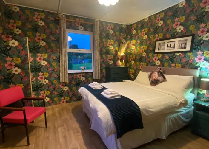 Sage - Self Catering *